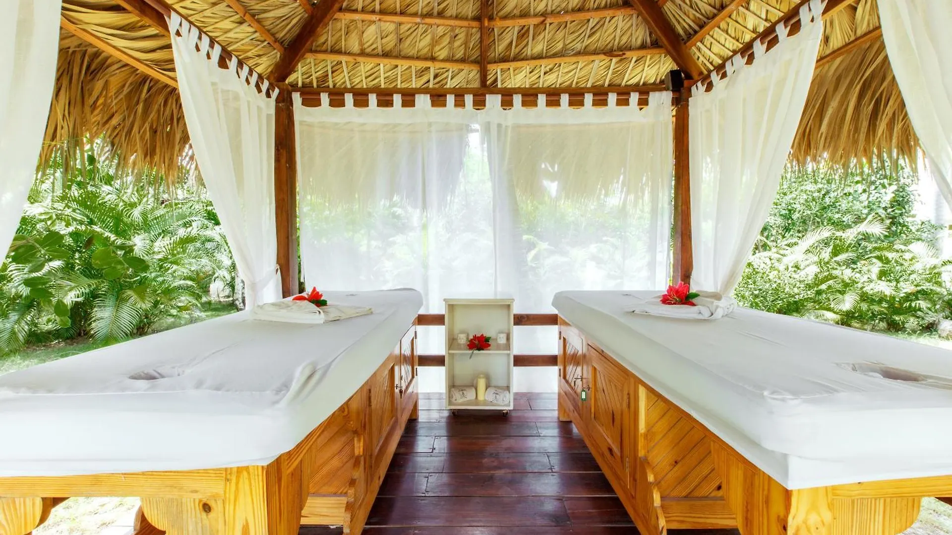 Ducassi Studios Playa Los Corales Punta Cana 5*,