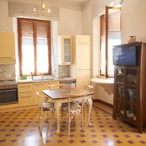 https://dimora-altemura.it-tuscanyhotel.com